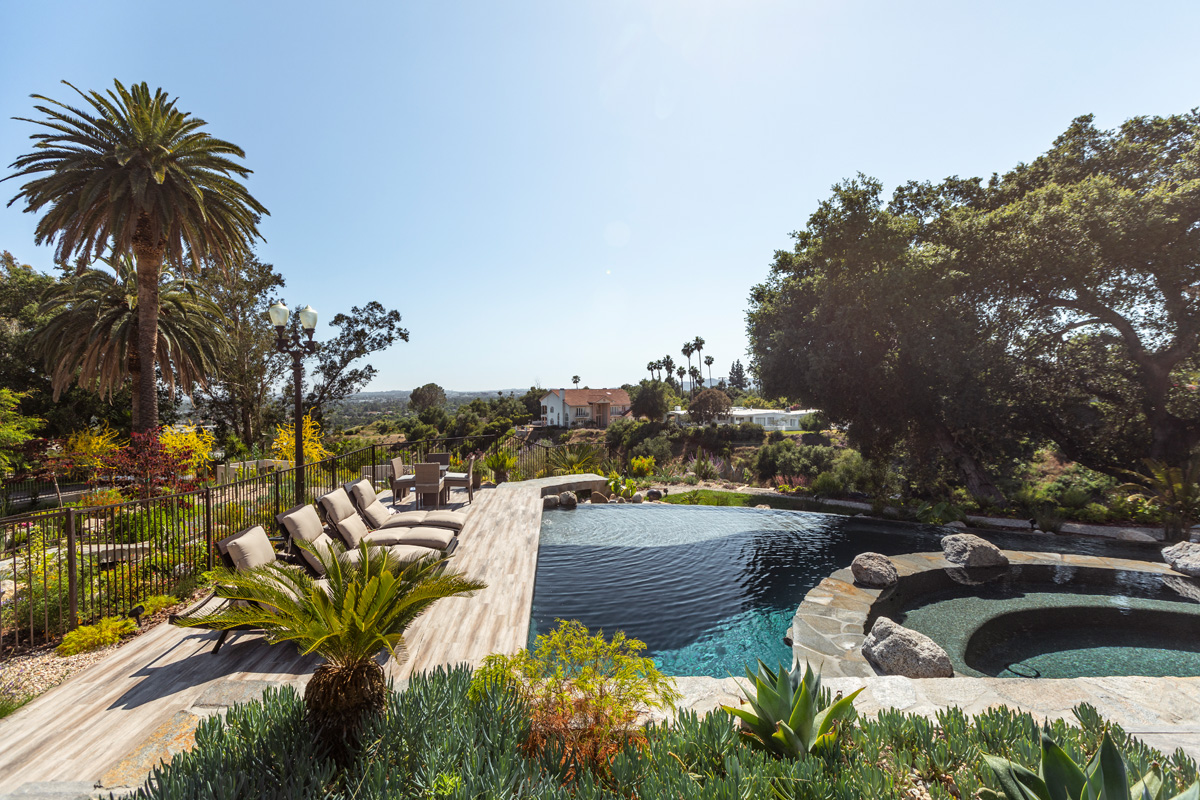 Pasadena custom infinity edge pool, spa and landscaping